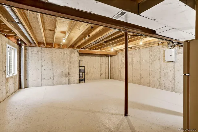 a view of empty room