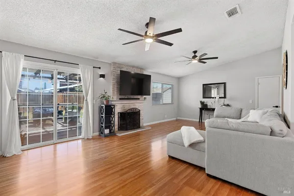 $574,900 | 1504 El Morro Lane, Suisun City, CA 94585