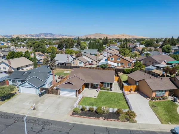 $574,900 | 1504 El Morro Lane, Suisun City, CA 94585