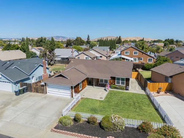 $574,900 | 1504 El Morro Lane, Suisun City, CA 94585