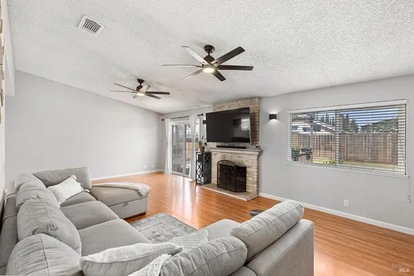 $574,900 | 1504 El Morro Lane, Suisun City, CA 94585