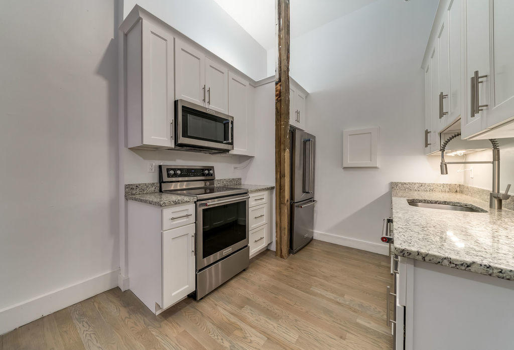 10 Exchange Street, Unit 312 Portland, ME 04101 - Photo 16 of 33 015_kitchen4
