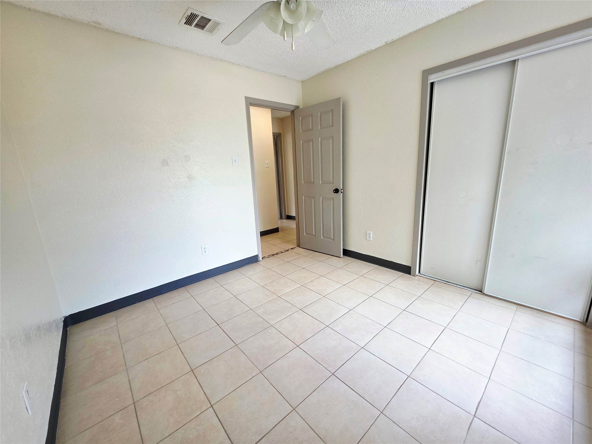 6610 Northleaf Drive Houston, TX 77086 - Photo 9 of 20 a view of an empty room