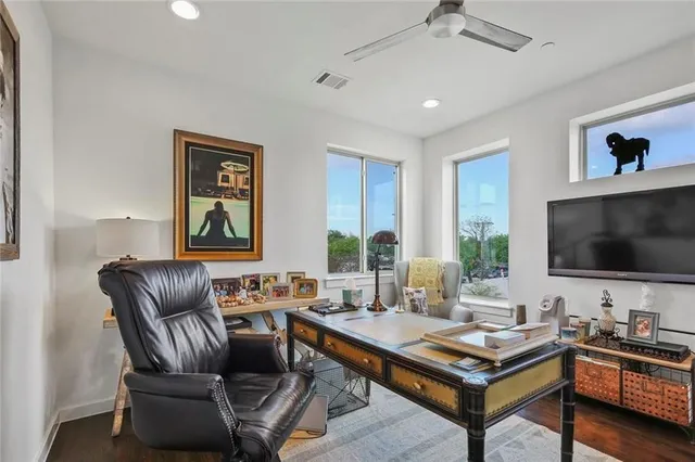 $4,600 | 1911 Summit Avenue, Unit 1, Dallas, TX 75206