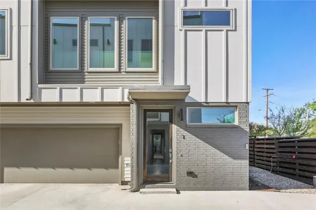 $4,600 | 1911 Summit Avenue, Unit 1, Dallas, TX 75206