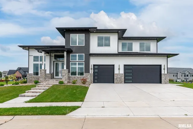 $849,900 | 1908 Katie Court, Davenport, IA 52807