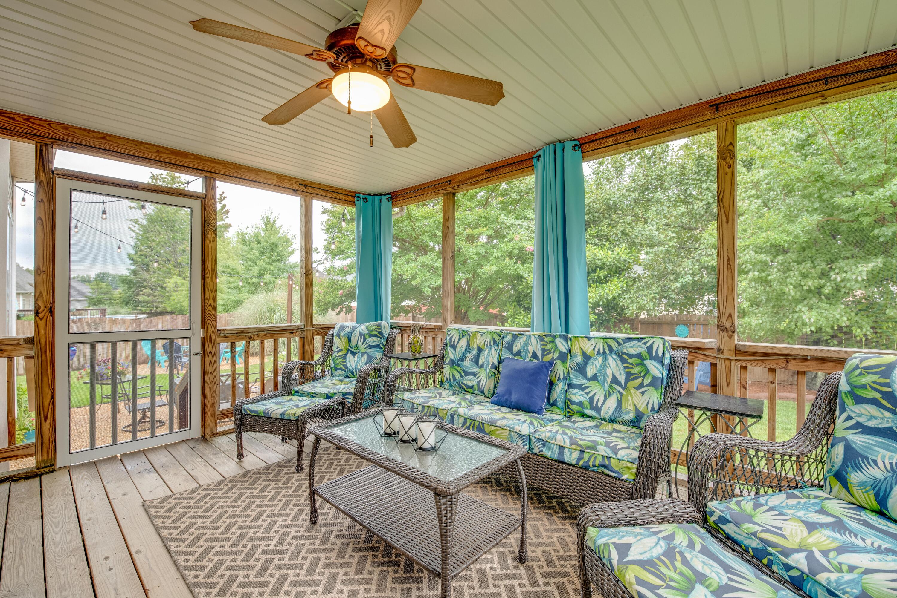2091 Paris Metz Road Chattanooga, TN 37421 - Photo 12 of 40 Screen Porch