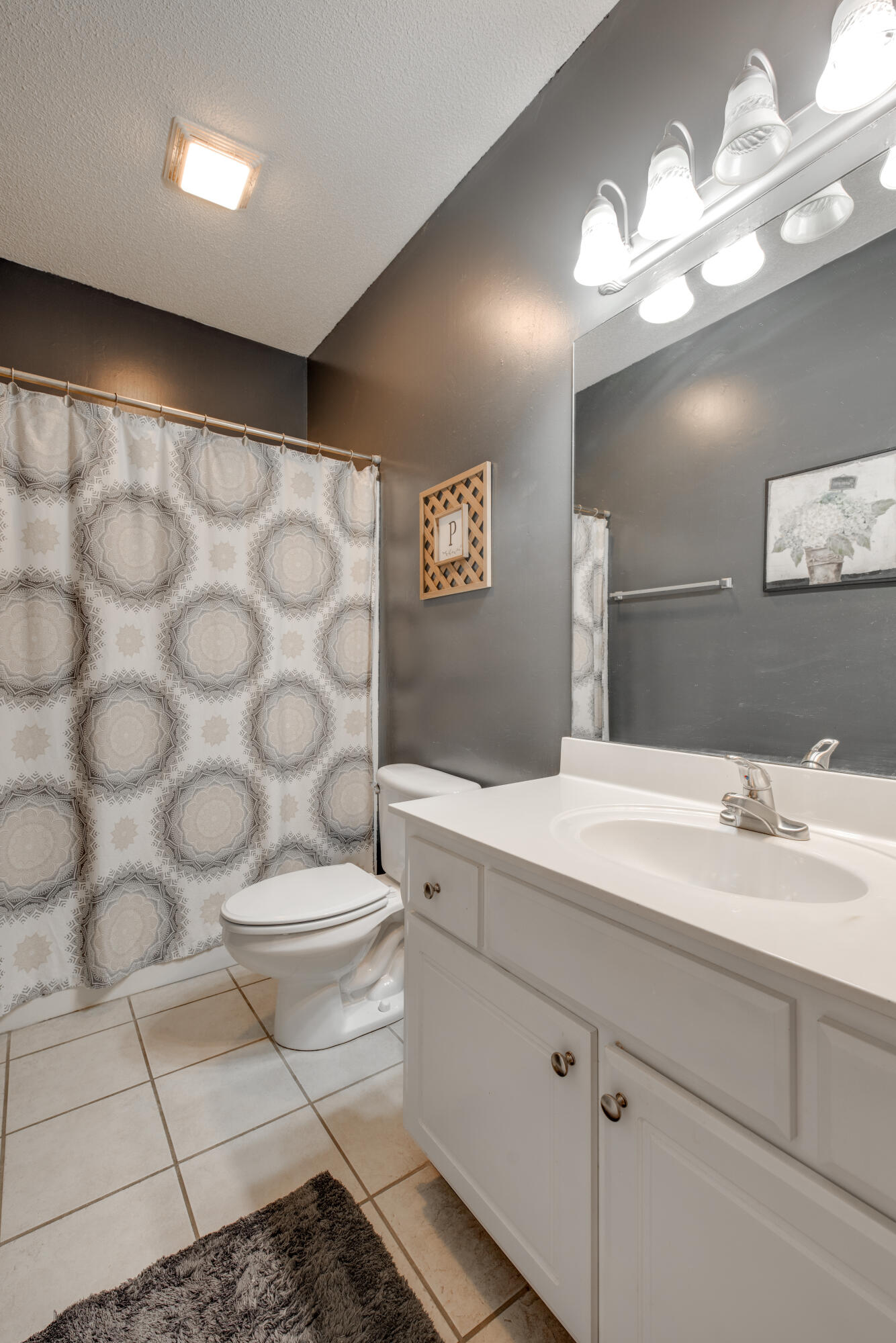 2091 Paris Metz Road Chattanooga, TN 37421 - Photo 30 of 40 Shared Bathroom