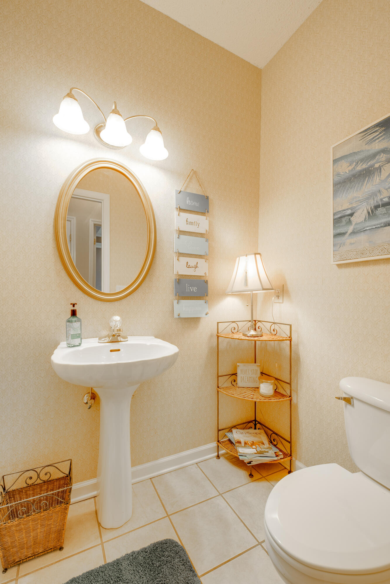 2091 Paris Metz Road Chattanooga, TN 37421 - Photo 33 of 40 Half Bath