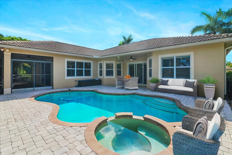 7536 Southeast Laque Circle Stuart, FL 34997 - Photo 21 of 46 Pool close