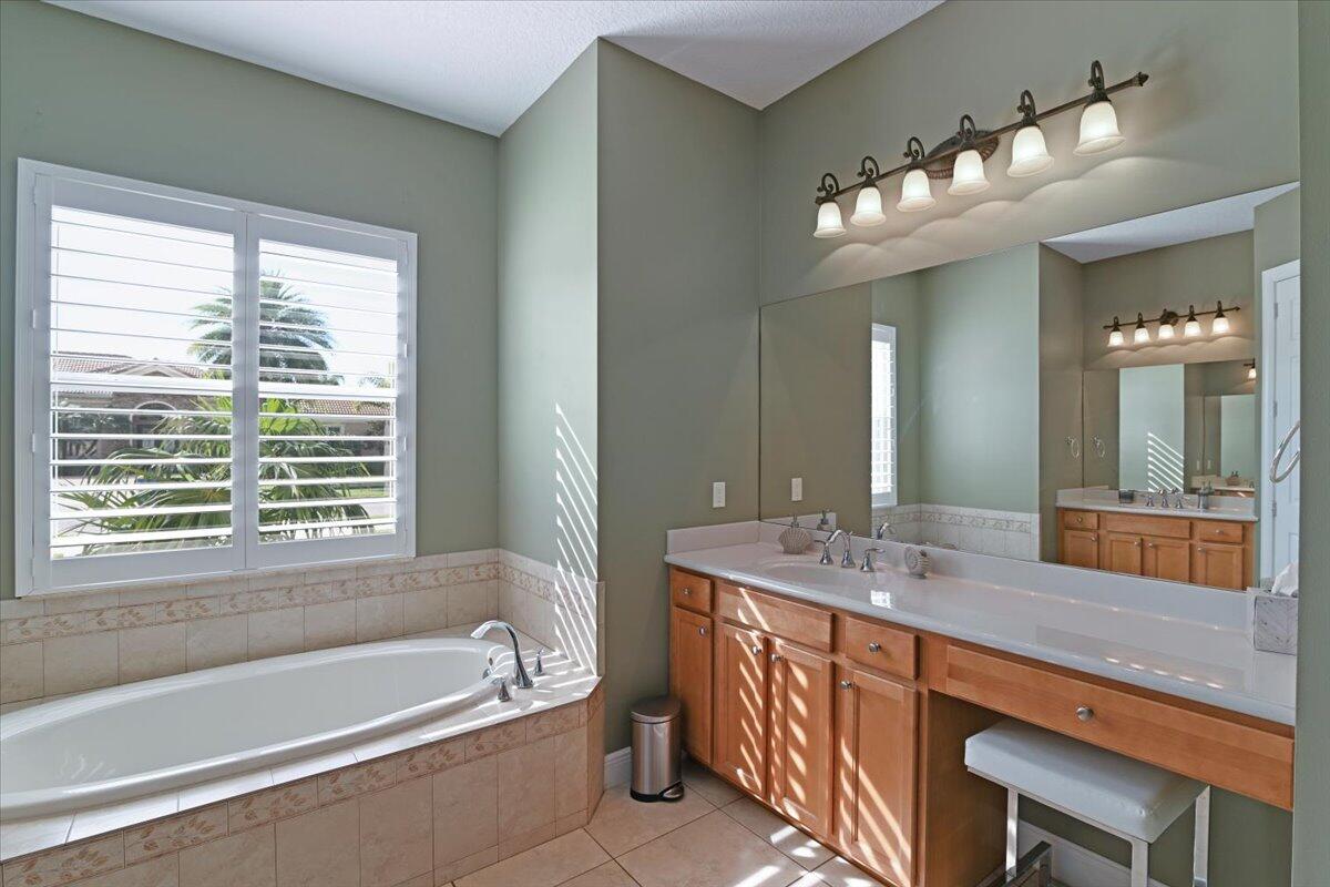 7536 Southeast Laque Circle Stuart, FL 34997 - Photo 26 of 46 Primary Bath Right