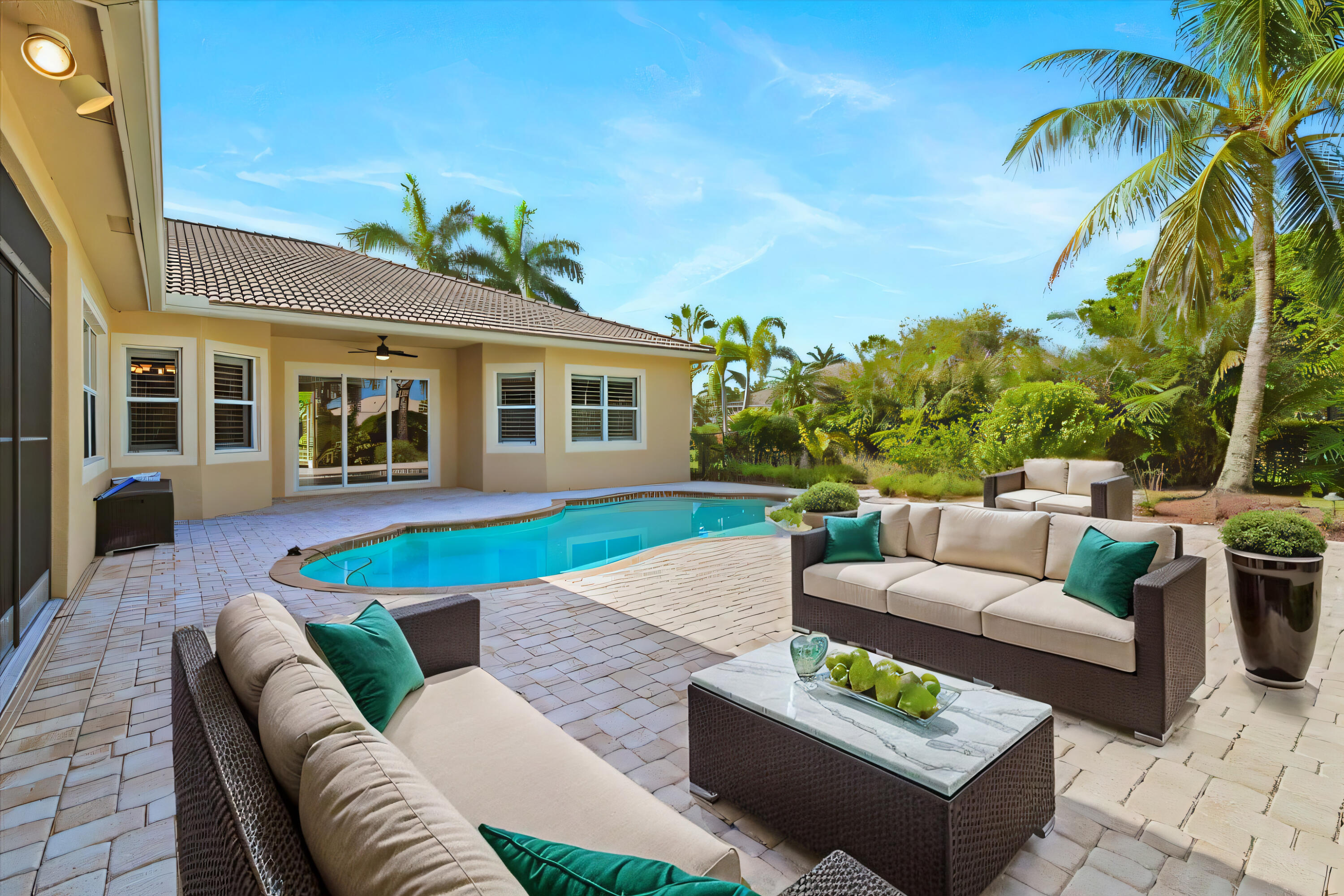 7536 Southeast Laque Circle Stuart, FL 34997 - Photo 6 of 46 Pool living area