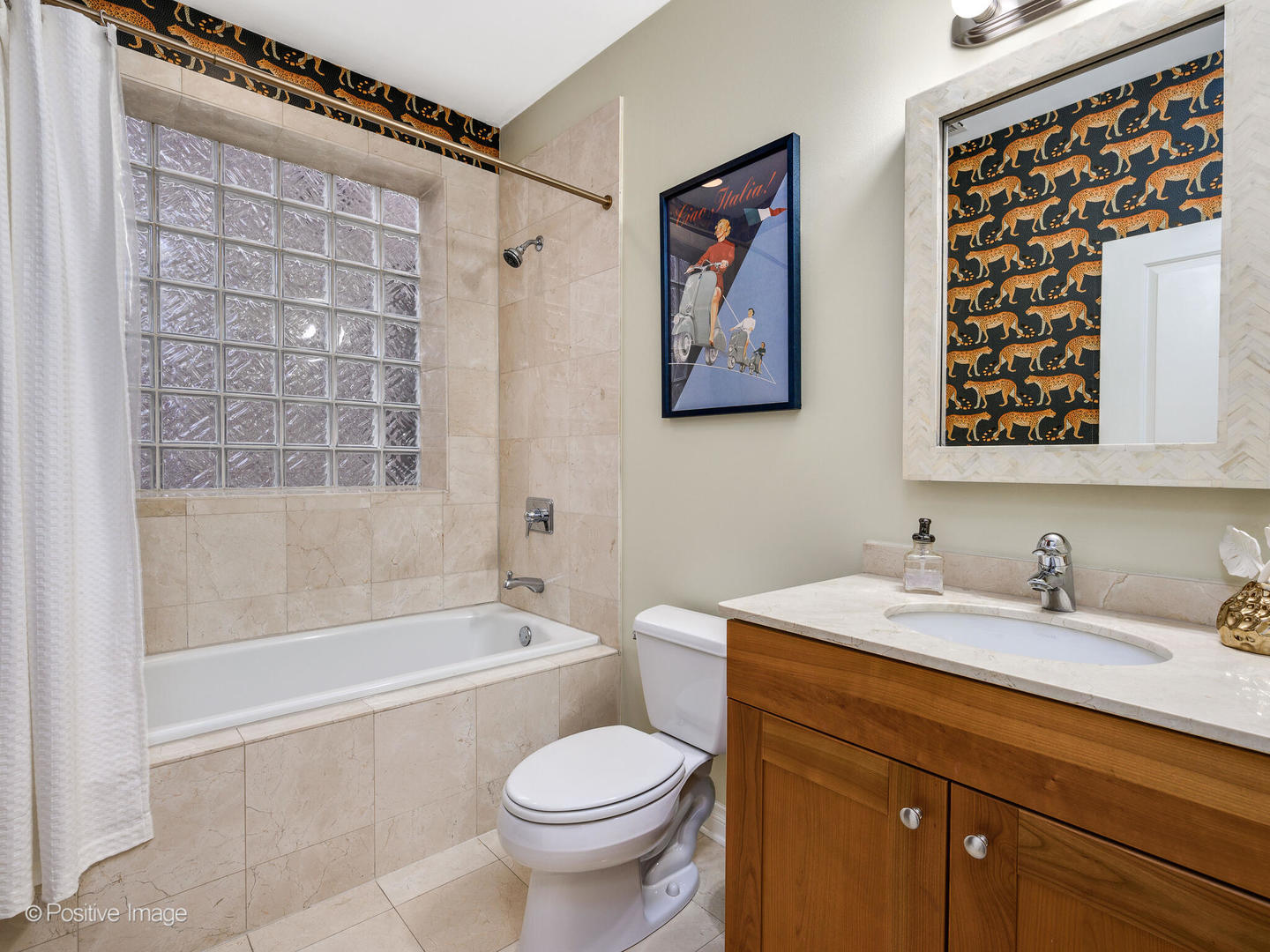 1033 West Monroe Street, Unit 3 Chicago, IL 60607 - Photo 11 of 18 Gallery Image 11