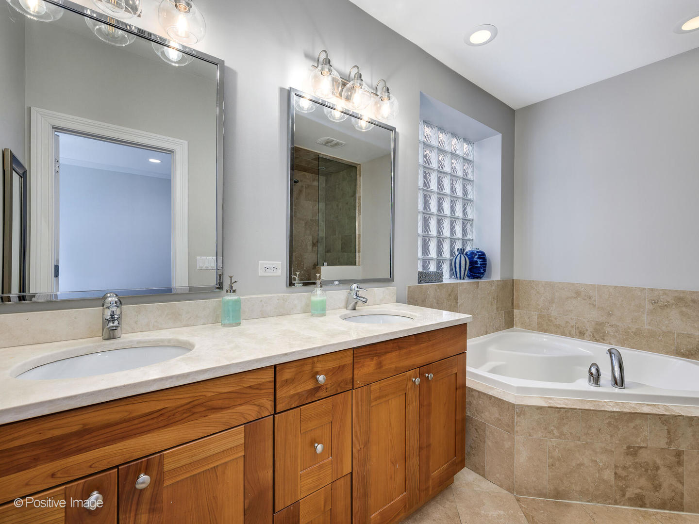 1033 West Monroe Street, Unit 3 Chicago, IL 60607 - Photo 13 of 18 Gallery Image 13