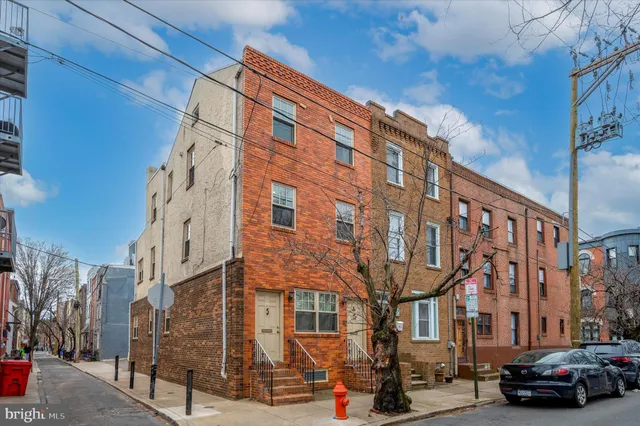 $2,600 | 910 Fitzwater Street, Philadelphia, PA 19147