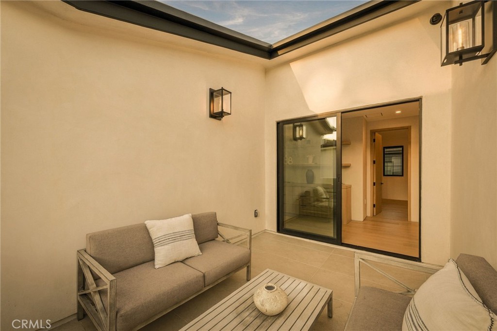 16658 Addison Street Encino, CA 91436 - Photo 26 of 46 Gallery Image 26