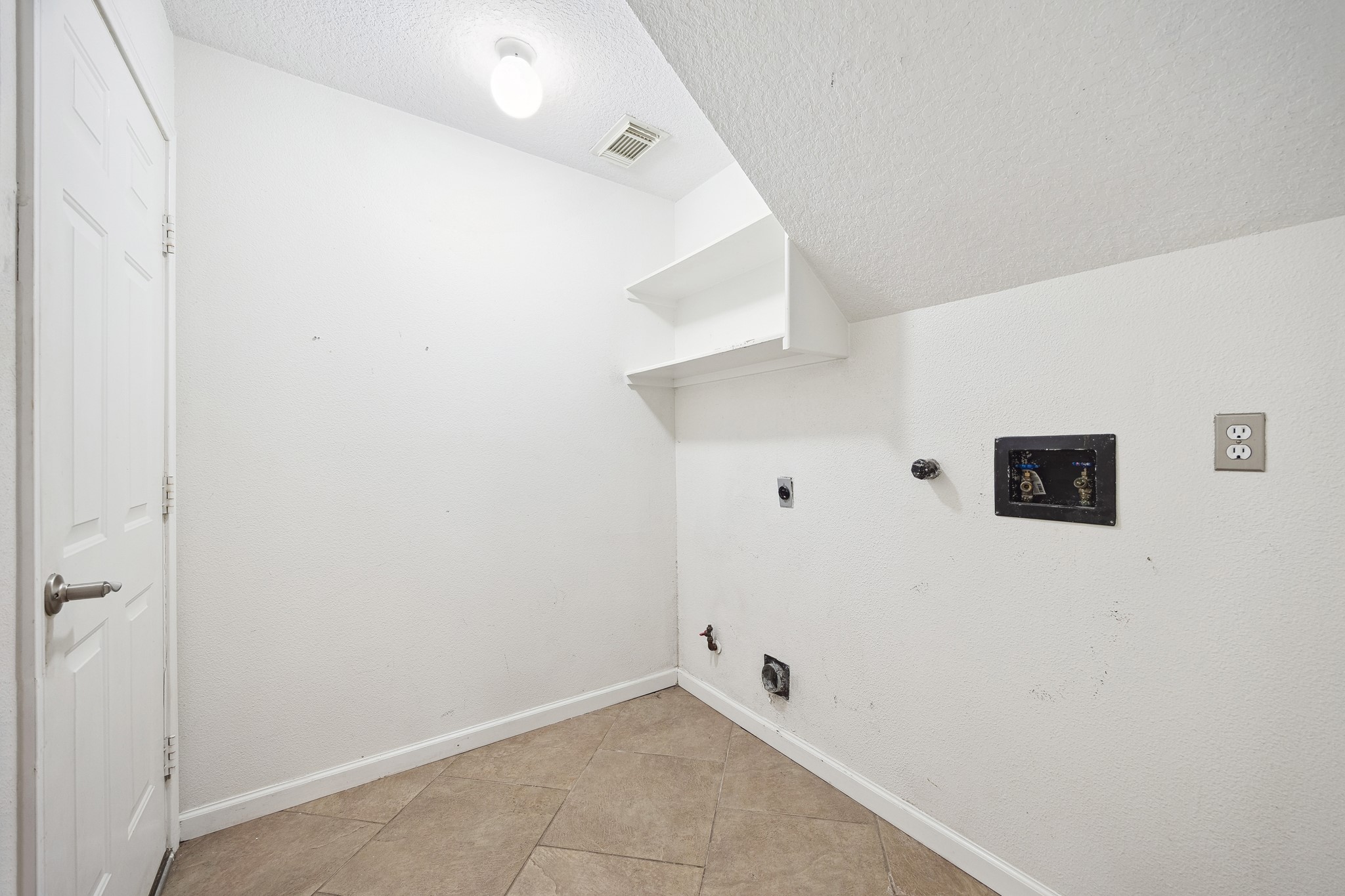 12831 Dove Point Lane Houston, TX 77041 - Photo 32 of 50 a view of an empty room