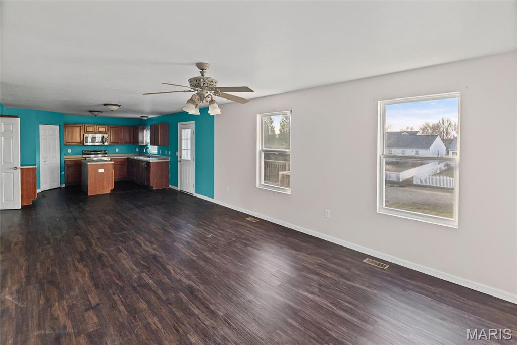 2528 Commons Parkway Belleville, IL 62221 - Photo 6 of 42