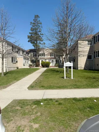 $439,000 | 22305 69th Avenue, Unit A | Oakland Gardens