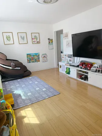 $439,000 | 22305 69th Avenue, Unit A | Oakland Gardens