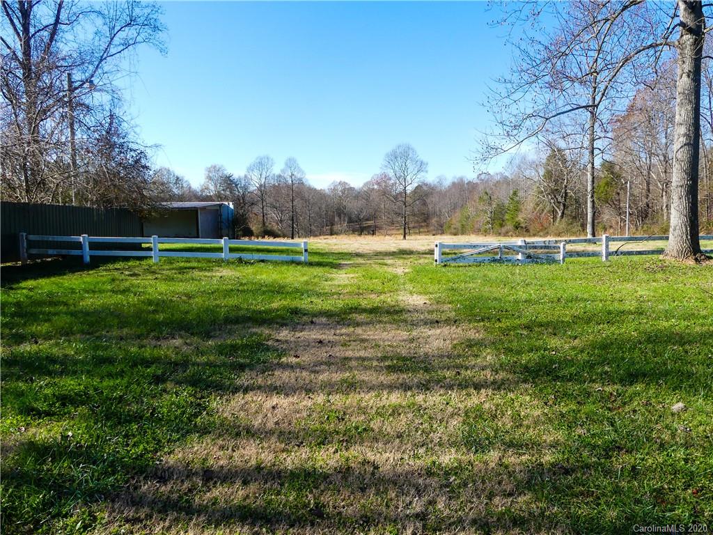 321 Jennings Road Statesville, NC 28625 - Photo 2 of 28