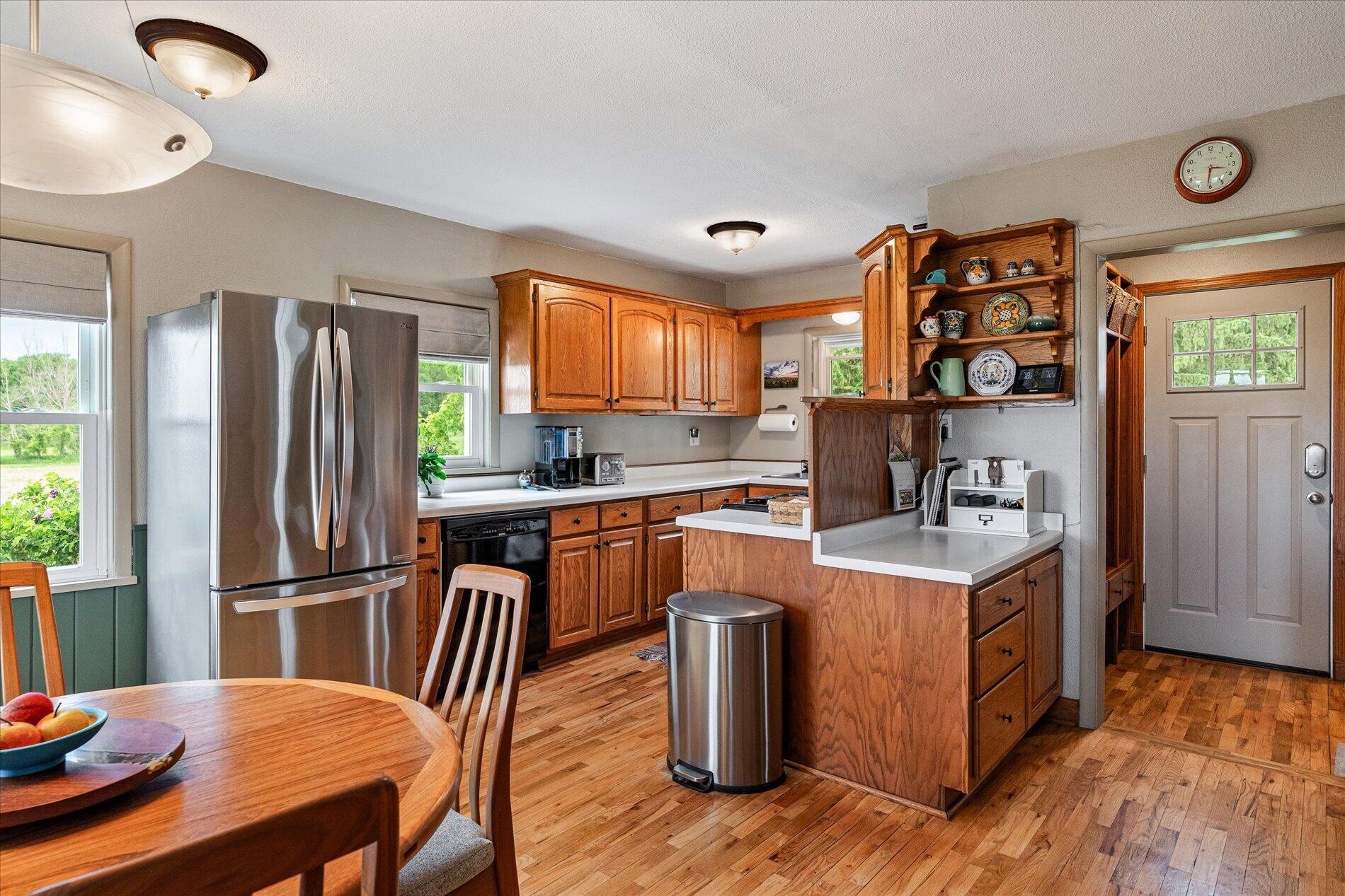 E6791 A County Road Viroqua, WI 54665 - Photo 25 of 61 Kitchen