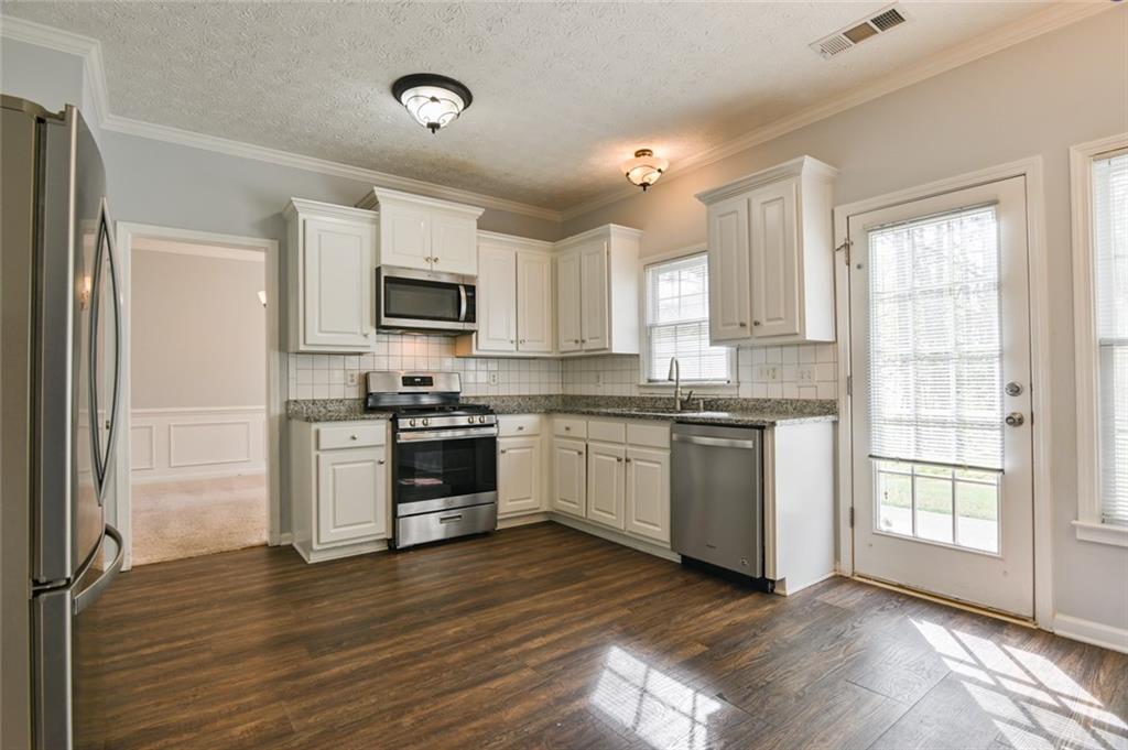 159 Roberts Road Suwanee, GA 30024 - Photo 12 of 51