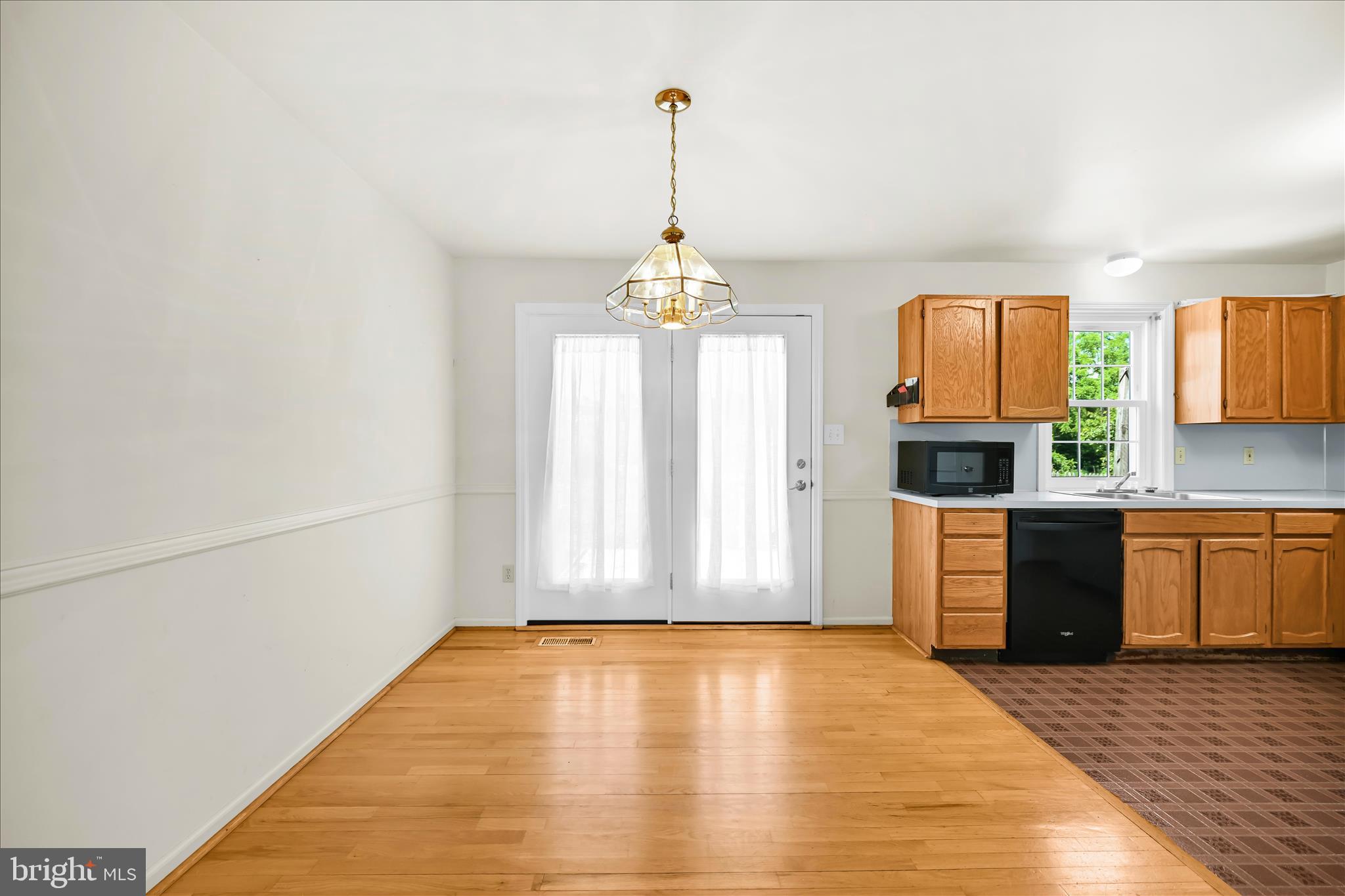 48 Pennwick Drive Lititz, PA 17543 - Photo 11 of 30 Dining Area
