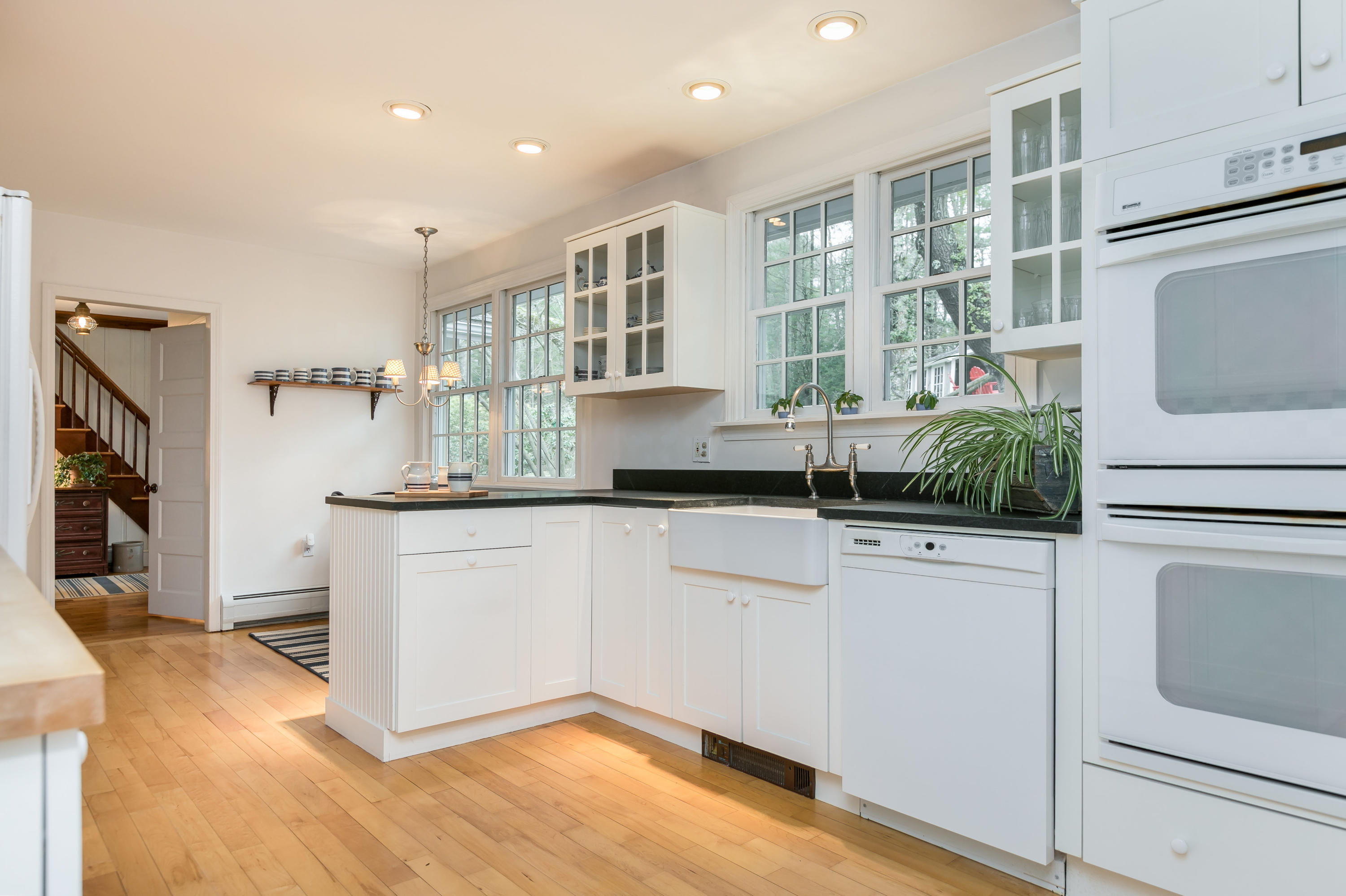82 Ravine Drive Cumberland Foreside, ME 04110 - Photo 23 of 75 82 Ravine Dr Cumberland-print-024-73-Kit