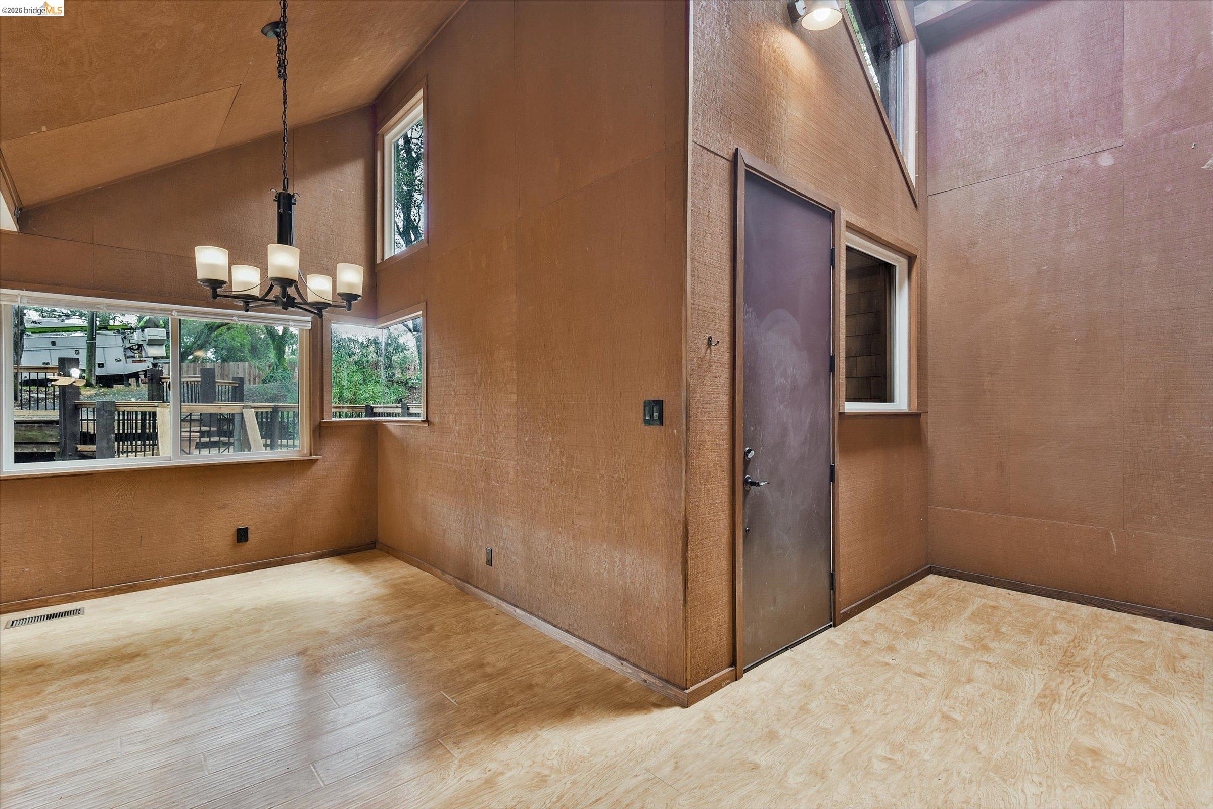 9 Wildwood Road Orinda, CA 94563 - Photo 13 of 34 a view of an empty room with a window