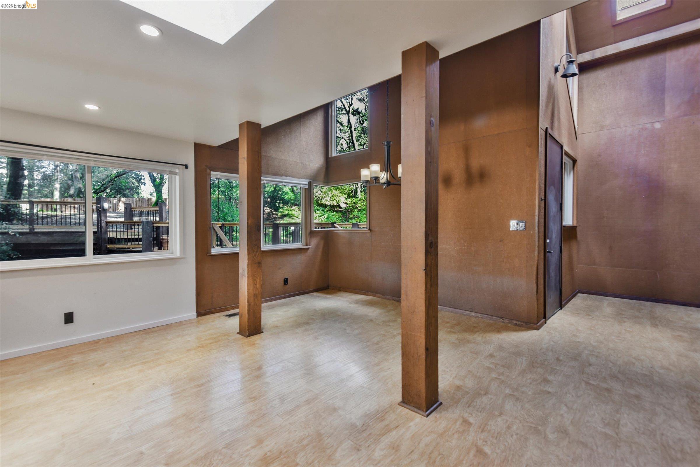 9 Wildwood Road Orinda, CA 94563 - Photo 14 of 34 a view of entryway with an empty room and glass door