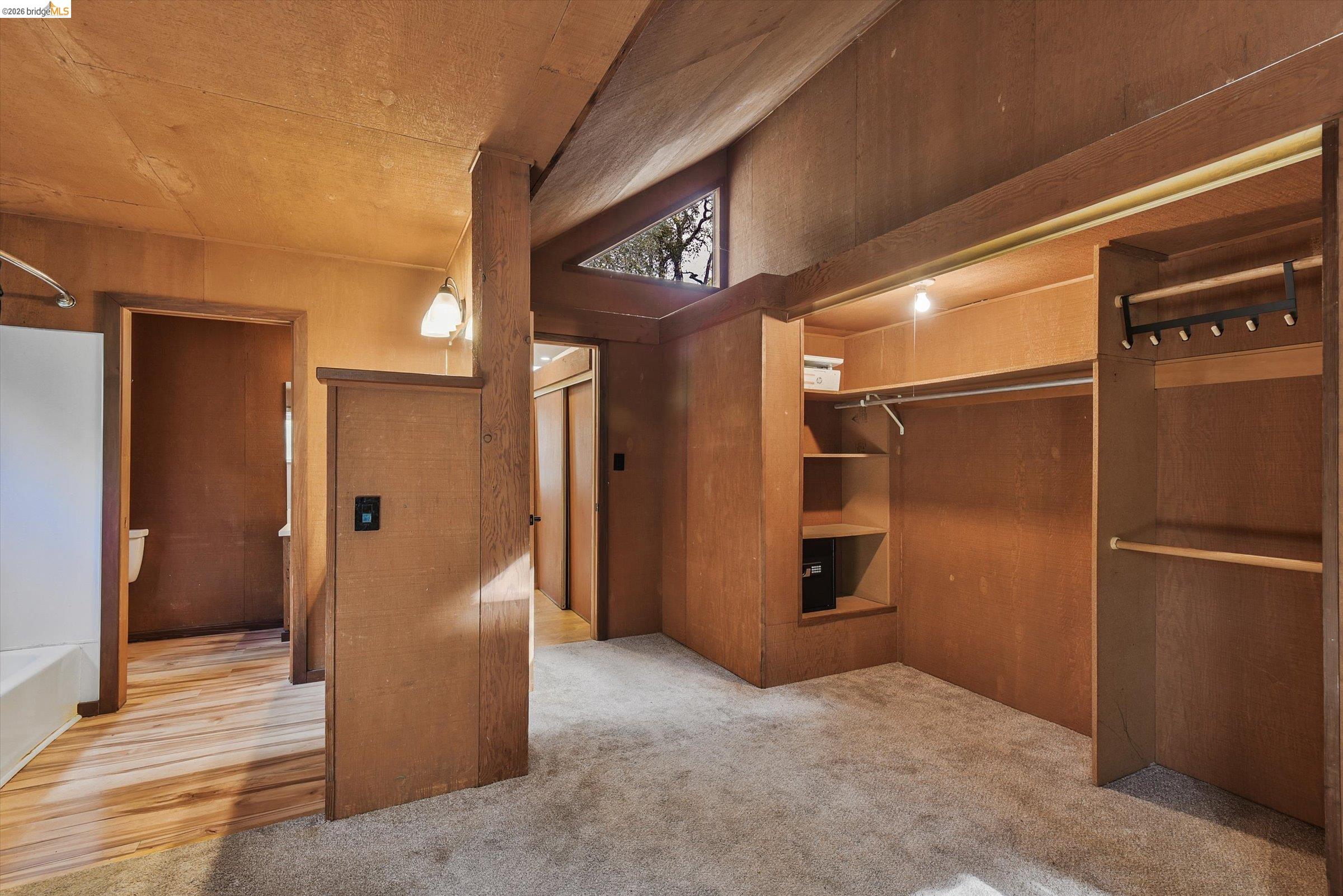 9 Wildwood Road Orinda, CA 94563 - Photo 20 of 34 a view of an empty room