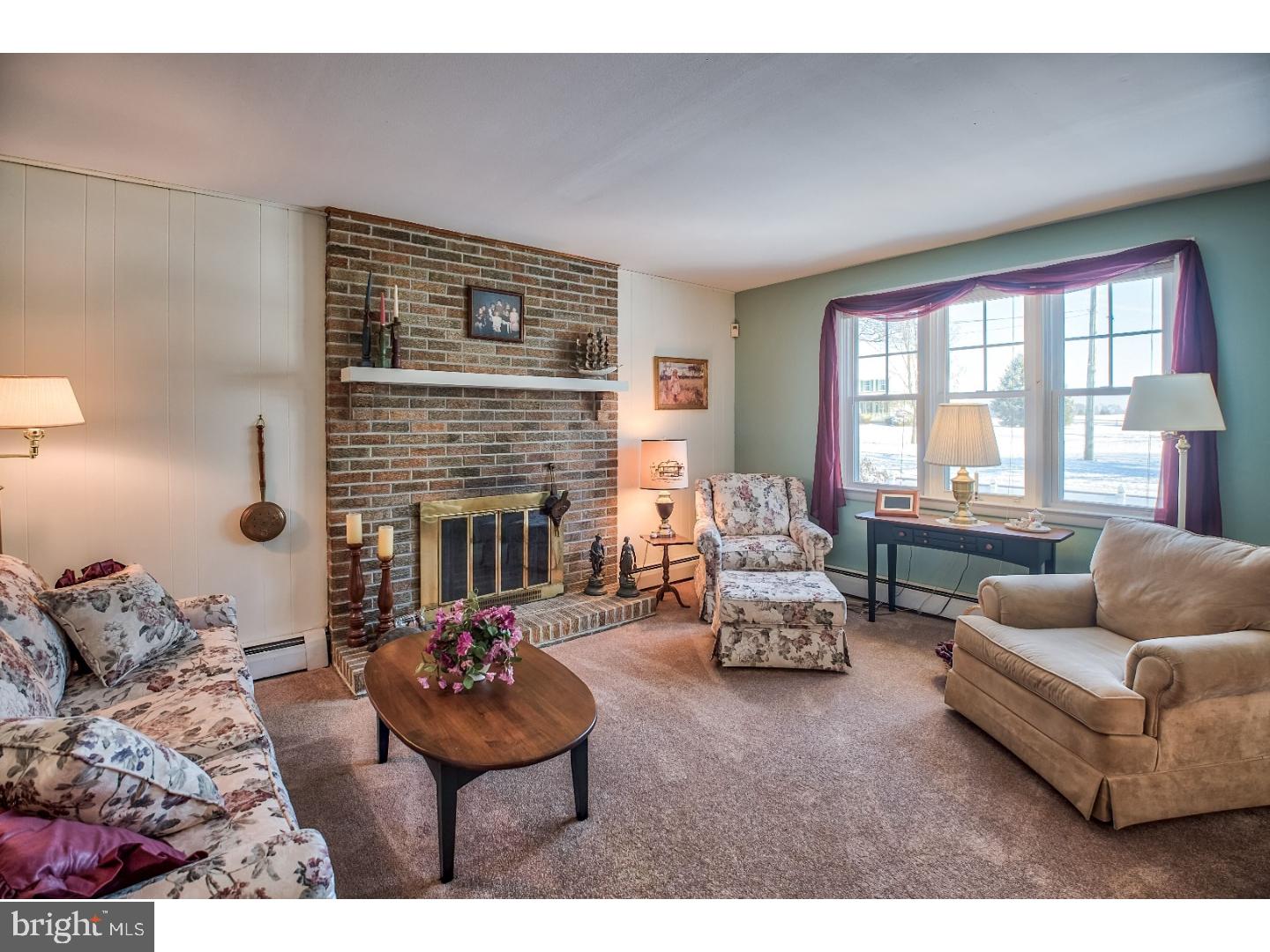 37 Cedar Road Mickleton, NJ 08056 - Photo 6 of 25 Living Room