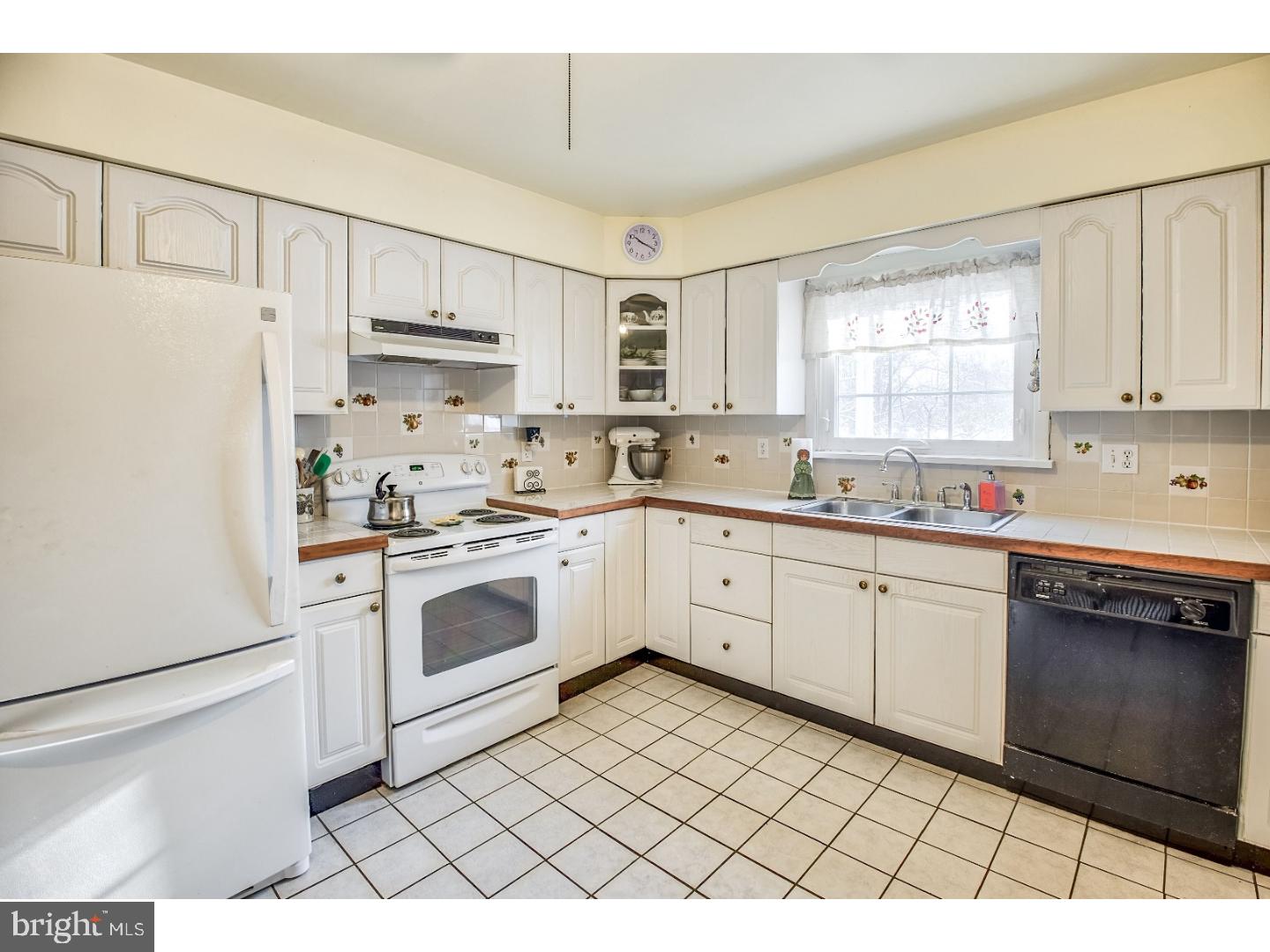 37 Cedar Road Mickleton, NJ 08056 - Photo 8 of 25 Kitchen