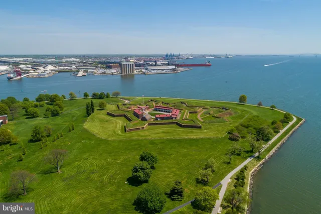 $3,075 | 1200 Steuart Street, Unit 415, Baltimore, MD 21230