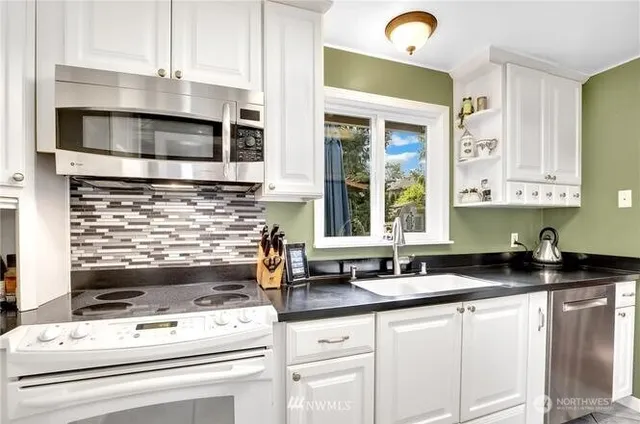 $699,999 | 21230 38th Place West, Brier, WA 98036