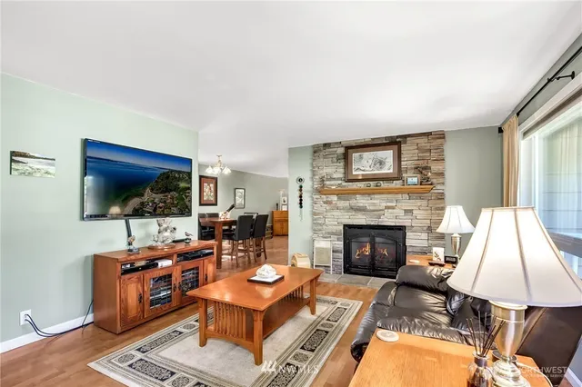 $699,999 | 21230 38th Place West, Brier, WA 98036