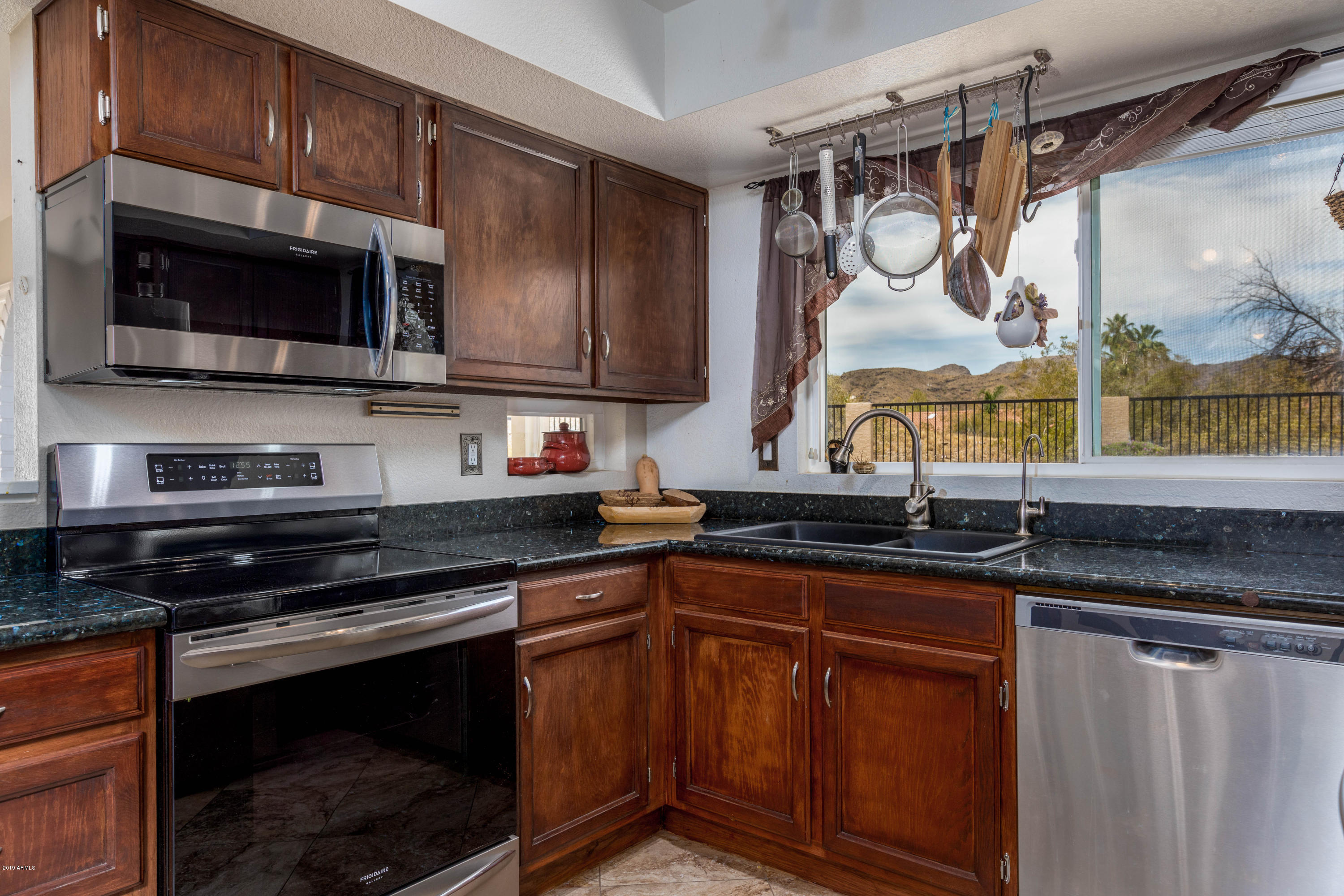 3454 East Rockledge Road Phoenix, AZ 85044 - Photo 11 of 26 Kitchen
