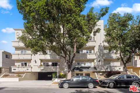 $1,595,000 | 12011 Goshen Avenue, Unit 301, Los Angeles, CA 90049