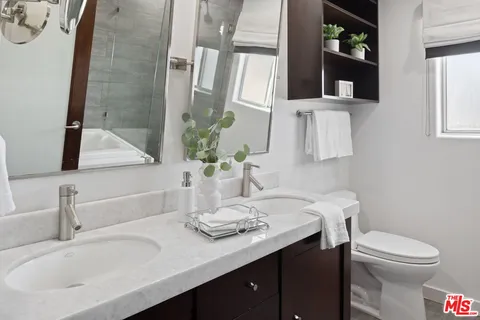 $1,595,000 | 12011 Goshen Avenue, Unit 301, Los Angeles, CA 90049