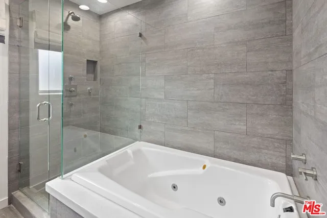 $1,649,000 | 12011 Goshen Avenue, Unit 301, Los Angeles, CA 90049