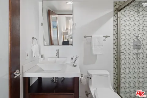 $1,595,000 | 12011 Goshen Avenue, Unit 301, Los Angeles, CA 90049