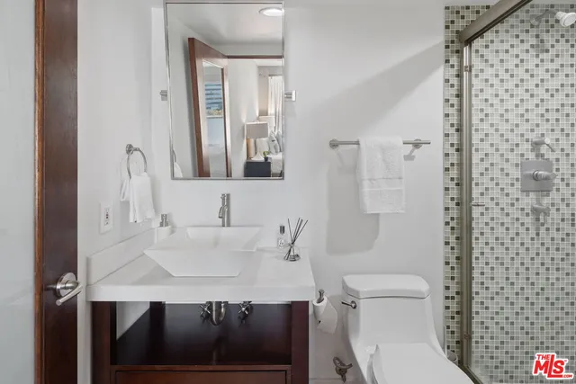 $1,649,000 | 12011 Goshen Avenue, Unit 301, Los Angeles, CA 90049