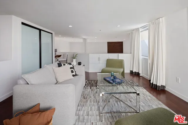 $1,649,000 | 12011 Goshen Avenue, Unit 301, Los Angeles, CA 90049