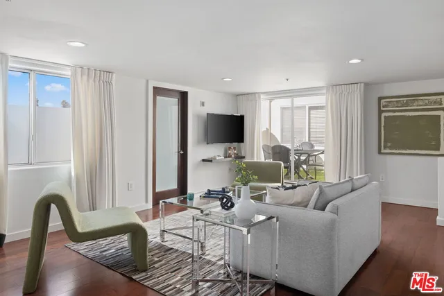 $1,649,000 | 12011 Goshen Avenue, Unit 301, Los Angeles, CA 90049