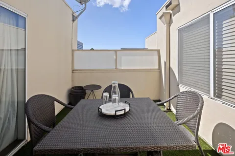 $1,595,000 | 12011 Goshen Avenue, Unit 301, Los Angeles, CA 90049