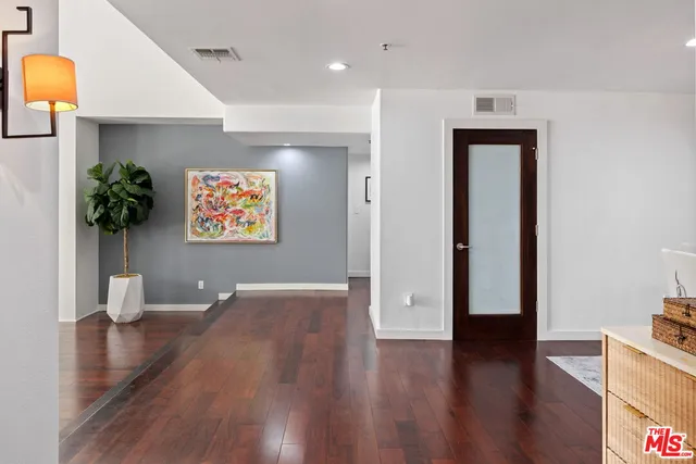 $1,649,000 | 12011 Goshen Avenue, Unit 301, Los Angeles, CA 90049