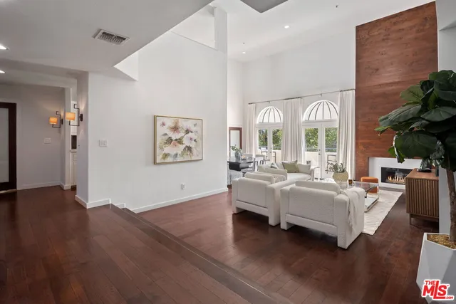 $1,649,000 | 12011 Goshen Avenue, Unit 301, Los Angeles, CA 90049