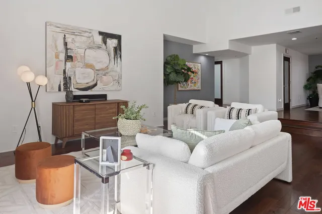 $1,649,000 | 12011 Goshen Avenue, Unit 301, Los Angeles, CA 90049