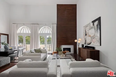 $1,595,000 | 12011 Goshen Avenue, Unit 301, Los Angeles, CA 90049